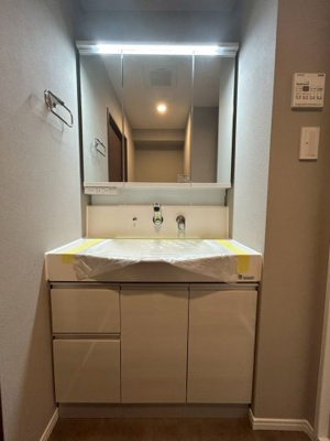 【独立洗面台】 | グリーンビレッジ浜野駅前 | 独立洗面台あり、毎朝おしゃれに忙しい女性の方におすすめです