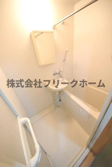 小金井市本町５丁目の賃貸マンションの浴室