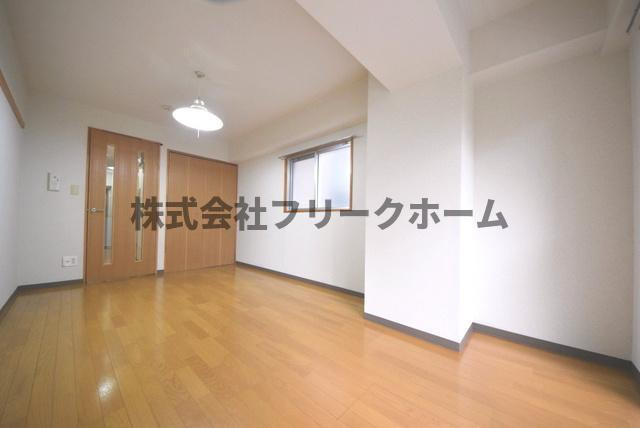 小金井市本町５丁目の賃貸マンションの居間・リビング