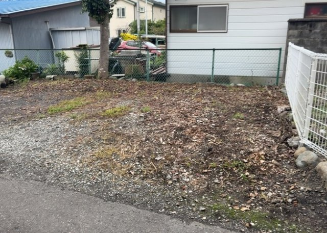 【外観】 | 土地購入を検討されている場合、境界杭がない状態で購入してしまうと境界確定測量をする必要があり、費用がかかります。購入の前に、売主、隣土地所有者立ち合いのもと境界を確定し境界杭を設置するのがベストです。