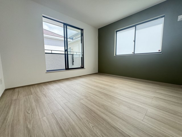 沖縄市東（全3棟）A号棟の洋室|※同仕様写真です