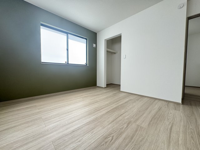 沖縄市東（全3棟）A号棟の洋室|※同仕様写真です