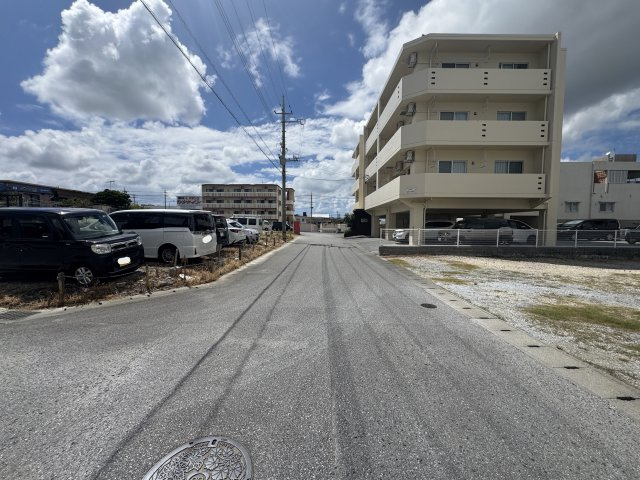 沖縄市東（全3棟）A号棟の前面道路含む現地写真|※北東側公道6m♪