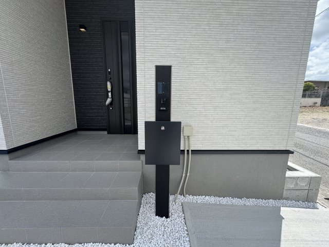 沖縄市東（全3棟）A号棟の居間・リビング|※同仕様写真です