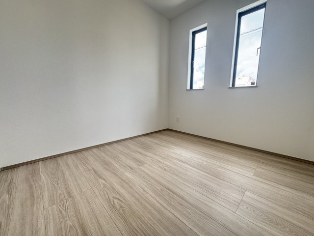 沖縄市東（全3棟）A号棟の洋室|※同仕様写真です