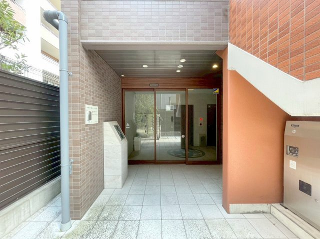 サンメゾン15のエントランス
