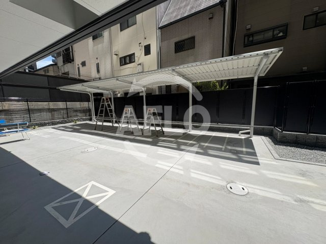 S-RESIDENCE谷町六丁目alo　中央小学校区の設備|S-RESIDENCE谷町六丁目alo　外観　バイク置き場
