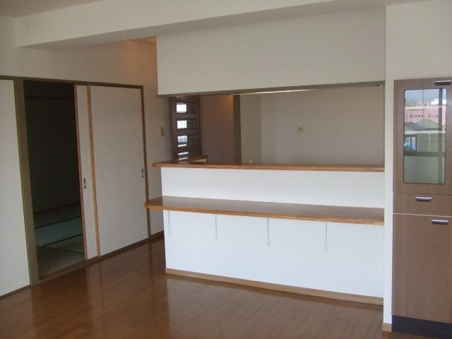 ペルル久留米西町【キャッシュバック対象物件】の居間・リビング|ゆったりとしたリビングです