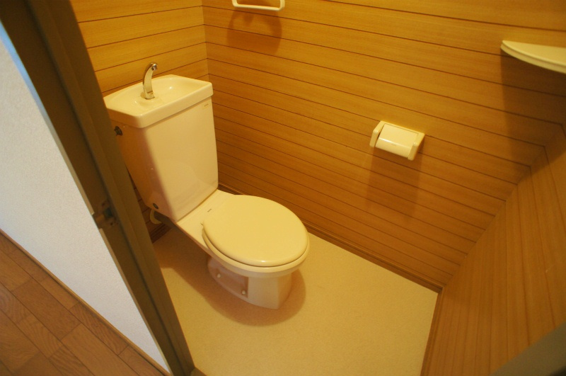 ペルル久留米西町【キャッシュバック対象物件】のトイレ|ゆったりとした空間のトイレです