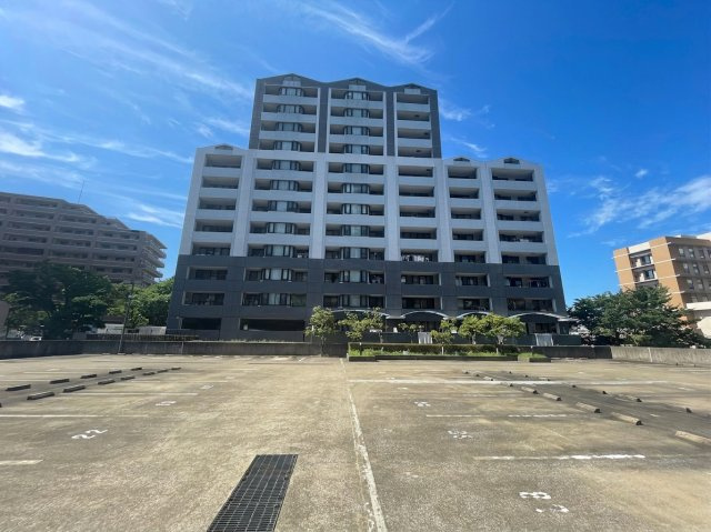 レークヒルズ野多目二番館の外観|重厚感のある外観デザインです