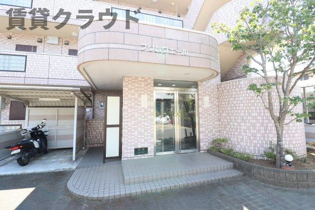 プリムヴェールのエントランス|お気軽にお問い合わせください♪