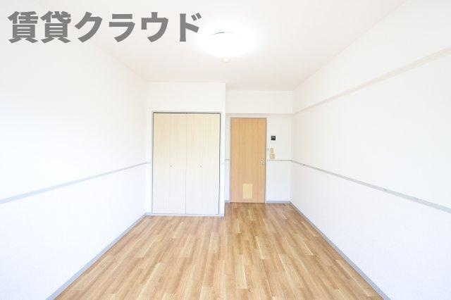 プリムヴェールの居間・リビング|こちらのリビングで趣味の時間をお楽しみください
