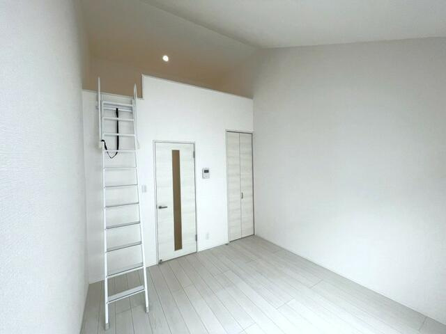 アルモニー三軒茶屋の内装|ロフト付きのお部屋です