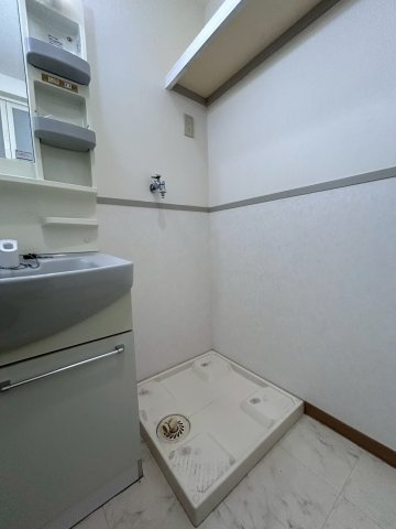 プリムヴェールの洗面所|洗濯機置場