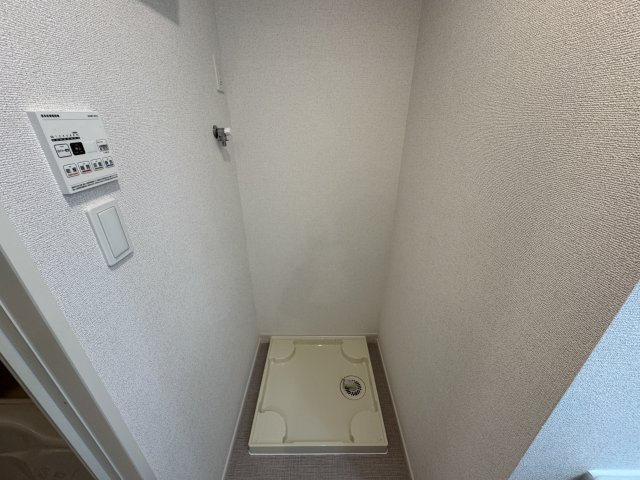 グラン　フェリシアⅢの内装|室内洗濯機置場（同型タイプ）