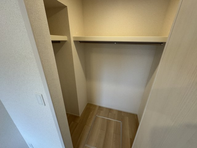 グラン　フェリシアⅢの収納|ウォークインクローゼット（洋室3帖）（同型タイプ）