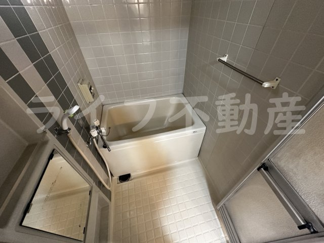 シロハイヌ吉田の浴室|コンパクトで使いやすいお風呂です