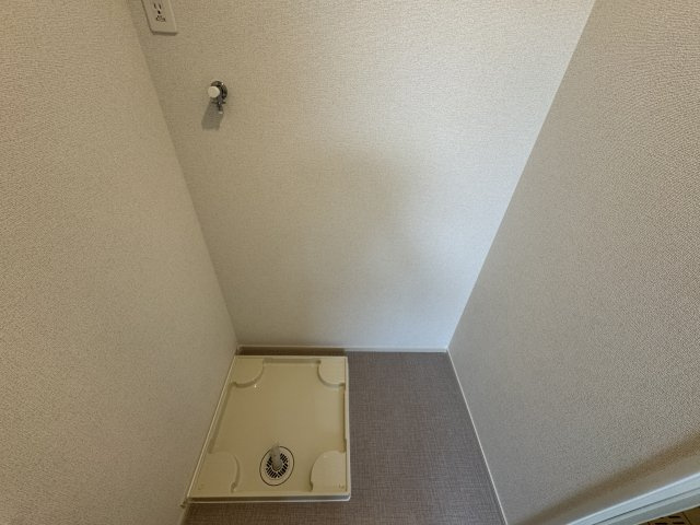 グラン　フェリシアⅢの内装|室内洗濯機置場（同型タイプ）
