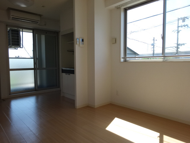 インタービレッジ青山一番館の居間・リビング