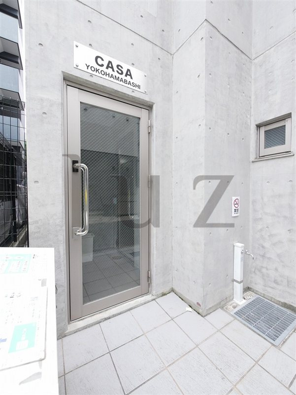 カーサヨコハマバシのエントランス