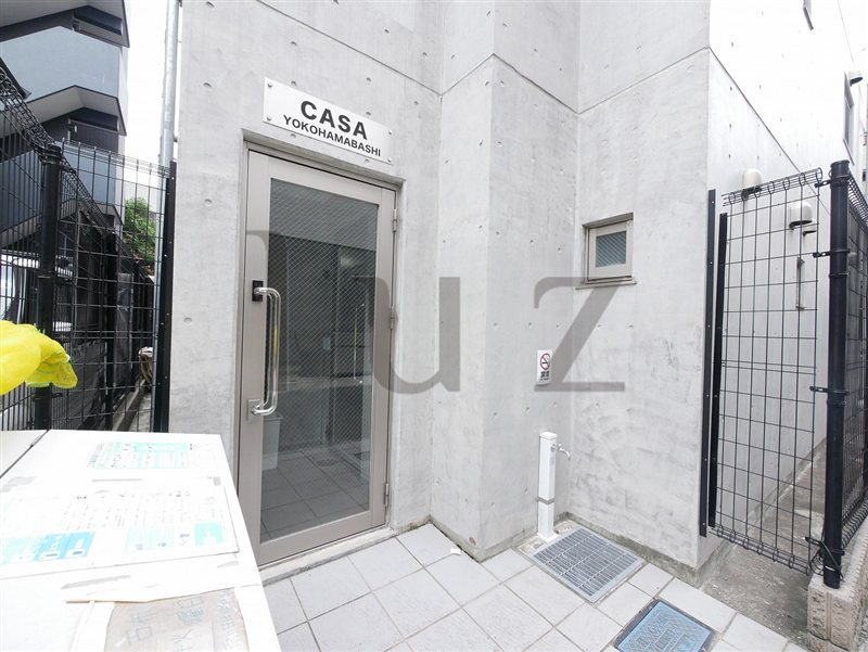 カーサヨコハマバシのエントランス