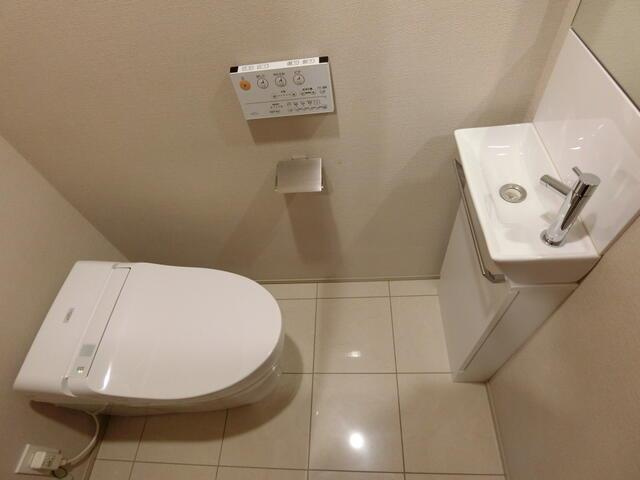 オープンレジデンシア用賀のトイレ|コンパクトで使いやすいトイレです