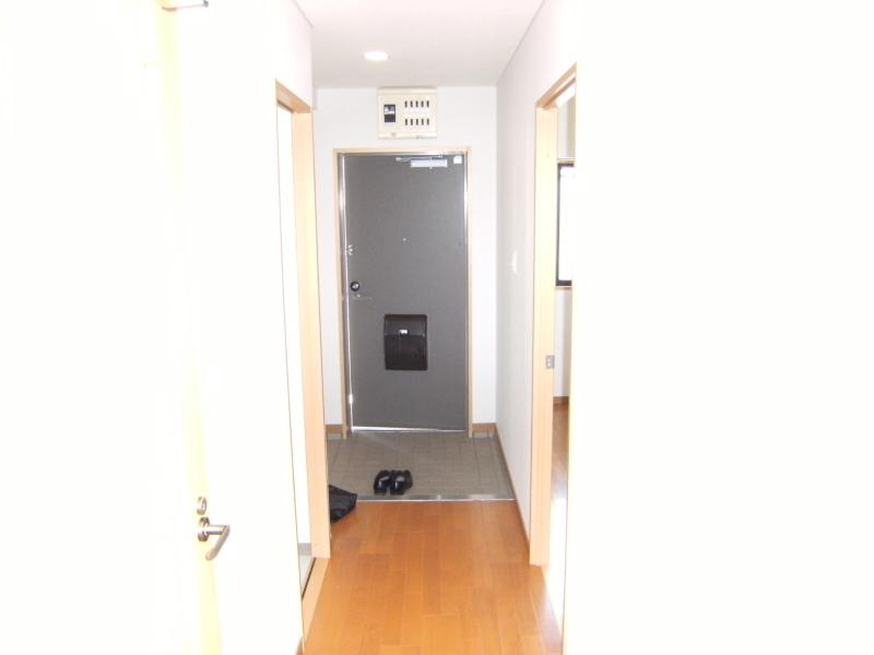 ホワイトハイツの玄関