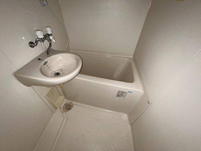 名古屋市千種区千種通５丁目の賃貸マンションの浴室
