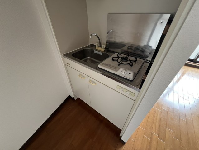 名古屋市千種区千種通５丁目の賃貸マンションのキッチン