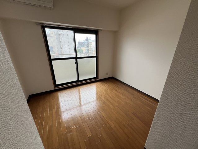 名古屋市千種区千種通５丁目の賃貸マンションの居間・リビング