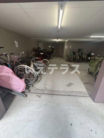 エステムプラザ神戸水木通グランクロスの駐車場