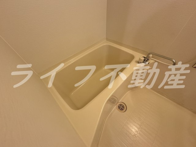 アディック東花園の浴室|コンパクトで使いやすいお風呂です