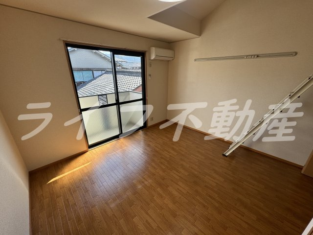 アディック東花園の洋室|明るい洋室です