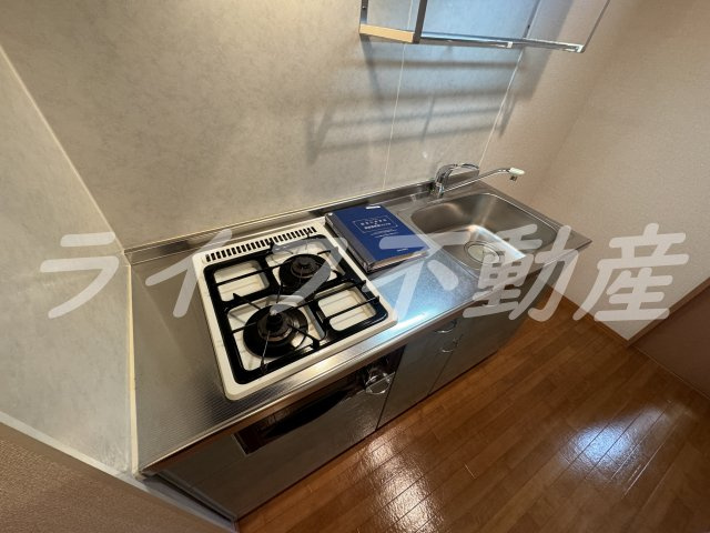 アディック東花園のキッチン|コンパクトなキッチンで掃除もラクラク