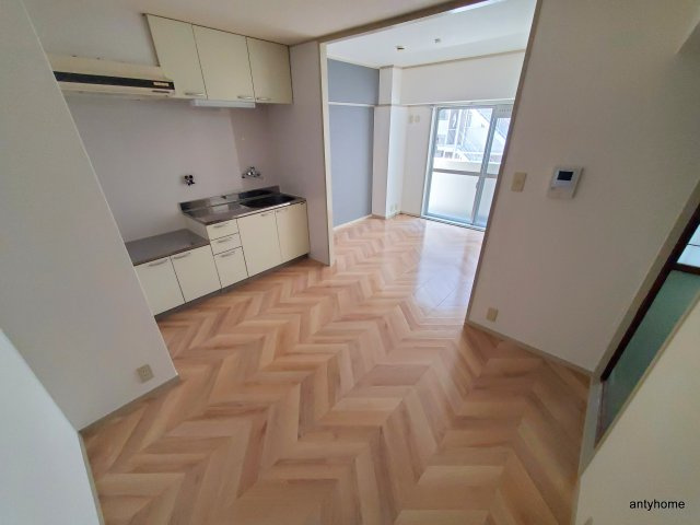 紙谷第３マンション　仲介手数料無料の居間・リビング