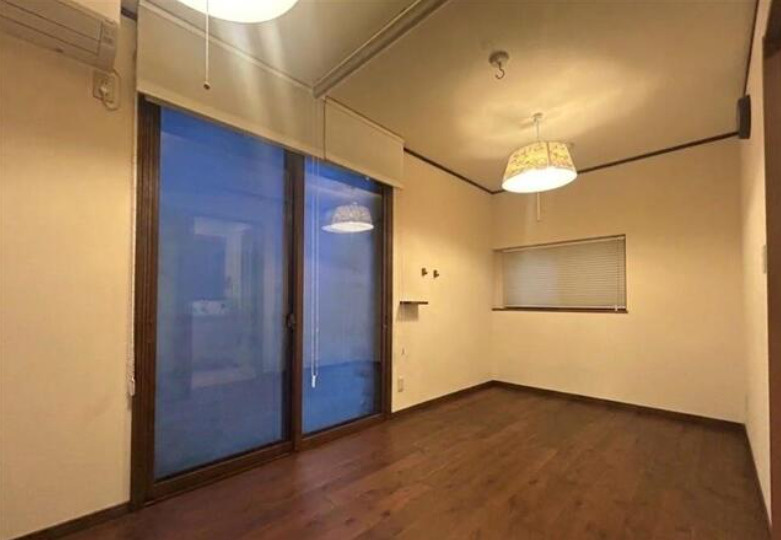 川崎市高津区明津戸建の洋室