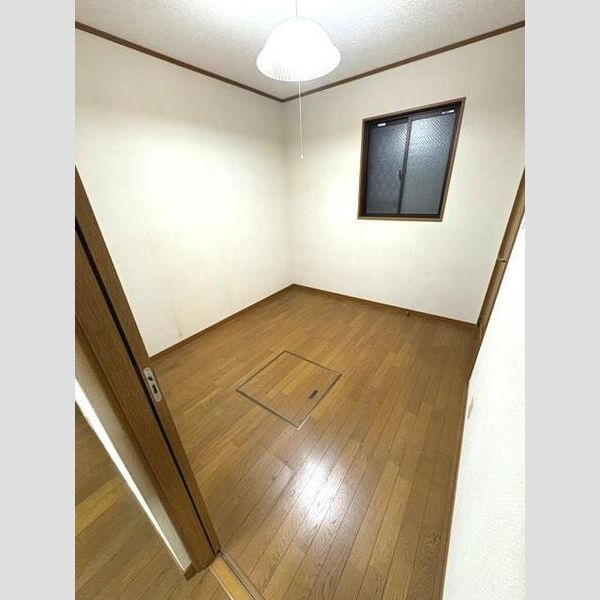 花隈町戸建の収納