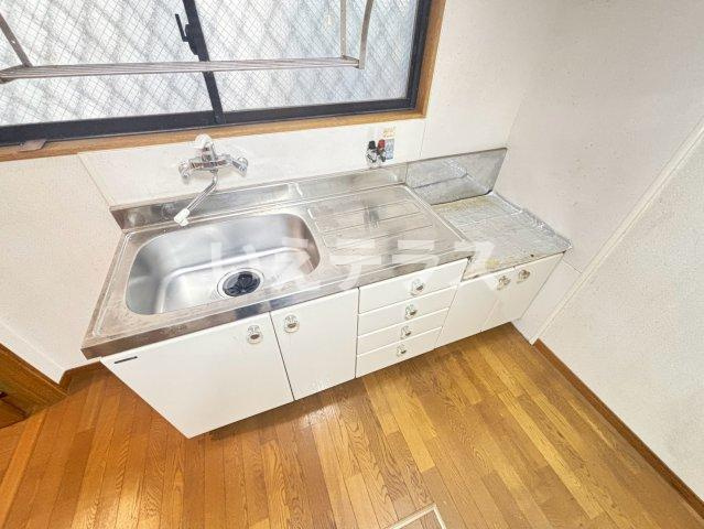 花隈町戸建のキッチン