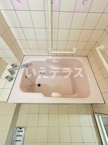 花隈町戸建の浴室