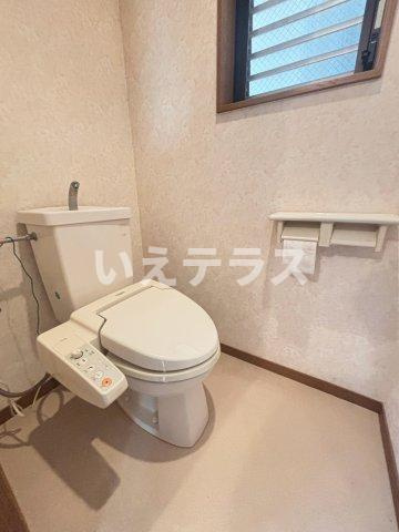 花隈町戸建のトイレ