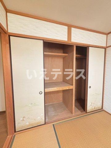 花隈町戸建の収納
