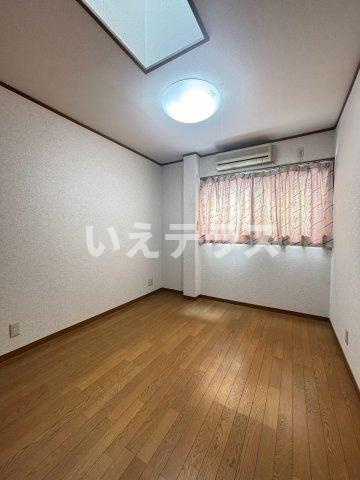 花隈町戸建の居間・リビング