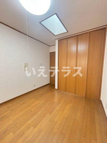 花隈町戸建の居間・リビング