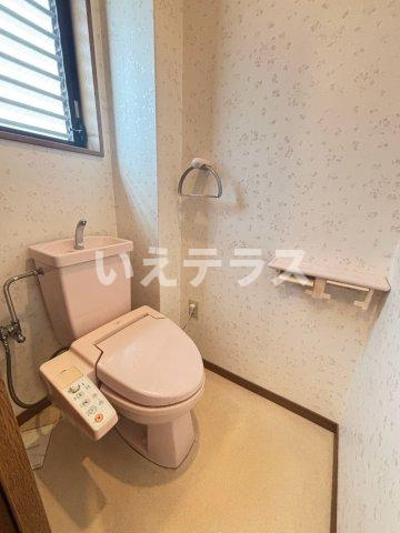 花隈町戸建のトイレ