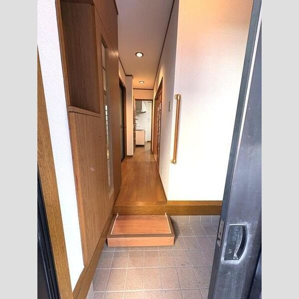 花隈町戸建の玄関