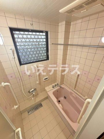 花隈町戸建の浴室