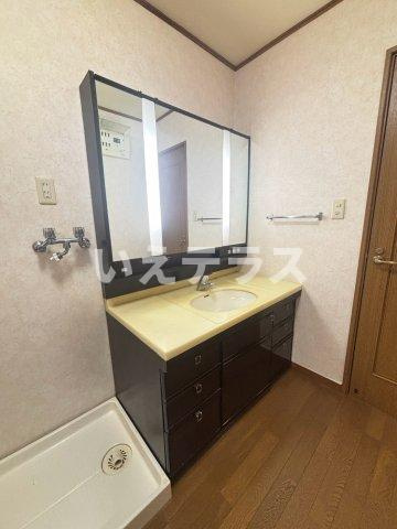 花隈町戸建の洗面所
