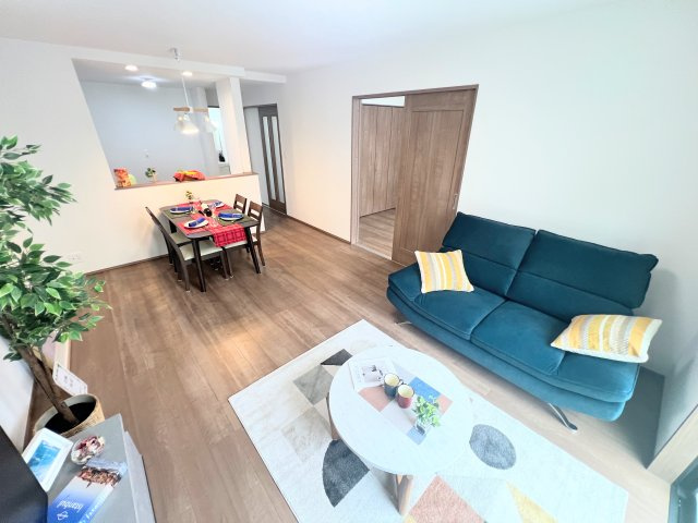 青梅市裏宿町　全5棟　新築戸建の居間・リビング
