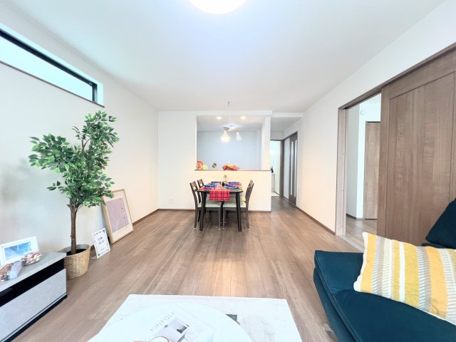 青梅市裏宿町　全5棟　新築戸建の居間・リビング