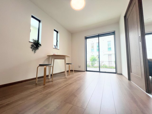 青梅市裏宿町　全5棟　新築戸建の居間・リビング